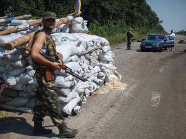 В районе Первомайска, Стаханова, Алчевска и Луганска боевики пытаются избежать окружения
