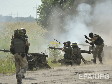 СНБО: В течение суток террористы семь раз обстреляли аэродром Луганск из установок "Град" и танка
