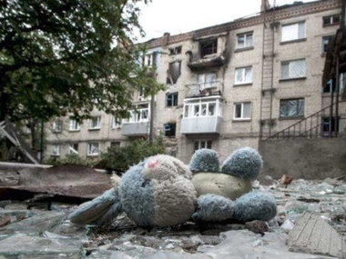 СМИ: В Донецке из-под обстрела эвакуируют жителей Петровского района