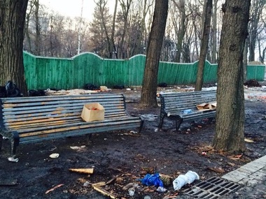 Мариинский парк после Антимайдана. Фоторепортаж
