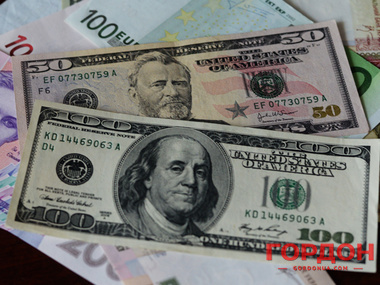 НБУ удалось усмирить межбанковский доллар