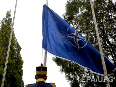НАТО: Россия может ввести войска в Украину под видом миротворцев 