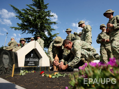 В Грузии почтили память погибших в войне с Россией. Фоторепортаж