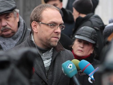 Оппозиция: На праздники готовится арест Власенко