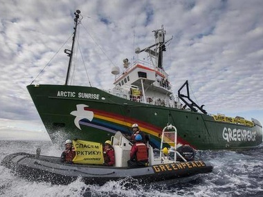 Россия амнистировала первых активистов Greenpeace с судна Arctic Sunrise