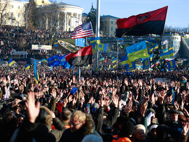 В воскресенье активистов Евромайдана призывают пройтись к "Межигорью"