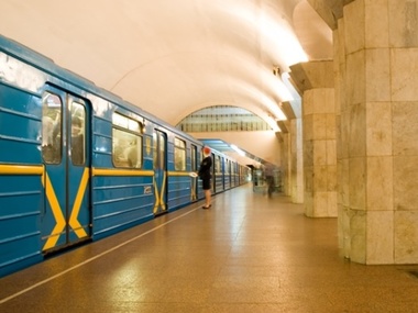 В Киеве из-за угрозы взрыва закрыли станцию метро "Вокзальная"