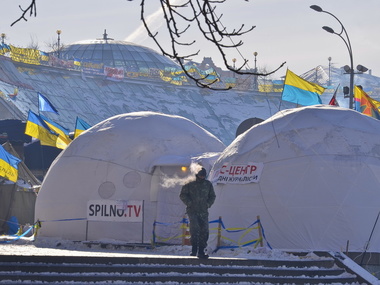 На Майдане избили журналистов телеканалов "112 Украина" и "Спільнобачення"