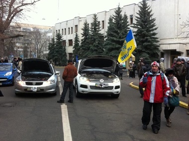 Евромайдановцы заблокировали подъезды к МВД