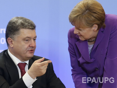 Порошенко поблагодарил Меркель за ее "усилия для мирного урегулирования ситуации на Донбассе"