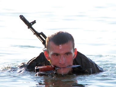Будущие защитники. Курсанты Одесской военной академии провели тренировку на воде. Фоторепортаж