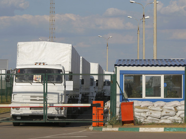 СНБО: К украинской границе выехали еще 90 российских грузовиков, Генштаб РФ отказался от переговоров