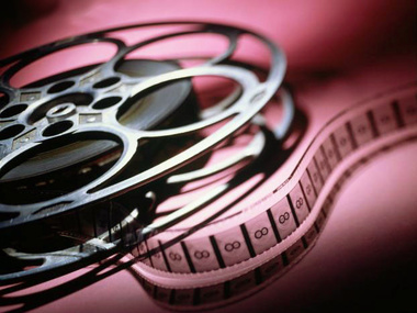 Порошенко назначил гранты трем молодым кинорежиссерам для реализации творческих проектов