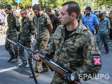Минобороны: Не исключено, что боевики инсценировали "парад пленных"