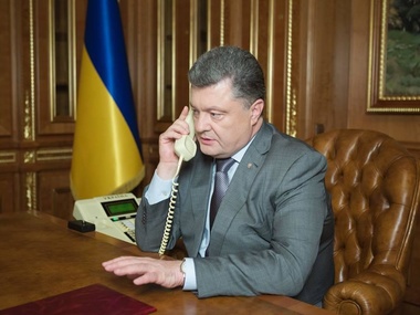 Порошенко "чрезвычайно обеспокоен" намерением РФ повторно отправить в Украину "гуманитарный конвой"