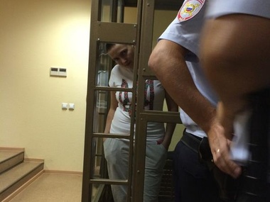 В Воронеже начался суд по делу Савченко, летчица – в футболке с тризубом