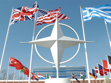 Страны НАТО могут продать Украине оружие по просьбе Порошенко