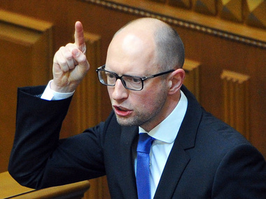 Яценюк: Кабмин внесет в Раду закон об отмене внеблокового статуса Украины