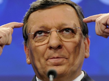Баррозу предлагает применить к России двойной подход