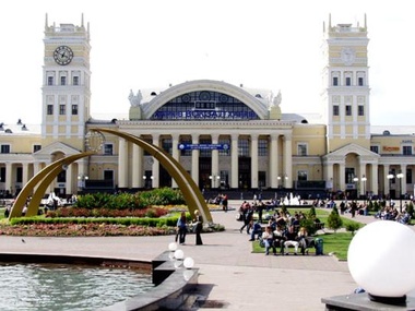 На вокзале в Харькове задержали двух мужчин с оружием