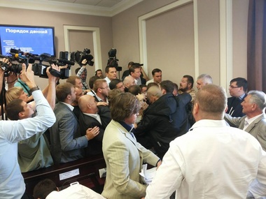 На заседании Киевсовета подрались депутаты