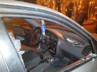 В Днепропетровске организатору Евромайдана разбили стекло в авто и вытащили регистратор
