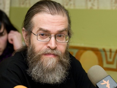 Священник Кротов: Если следовать принципу "кому выгодно", то вторжение в Украину организовали российские дачники, чтобы втридорога продать свои гнилые и безвкусные урожаи