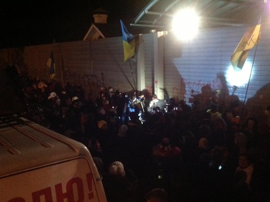 Автомайдан завершил пикет резиденций чиновников и возвращается на Европейскую площадь