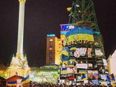 Главную елку страны под Новый год переселят с Майдана на Софийскую площадь
