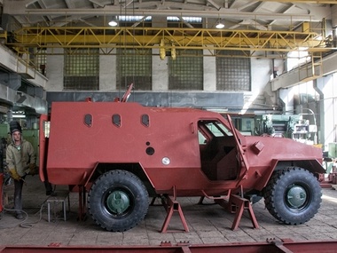 Во Львове завершают сборку первого бронеавтомобиля "Дозор-Б". Фоторепортаж