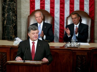 Порошенко: Украина ни при каких условиях не смирится с оккупацией Крыма