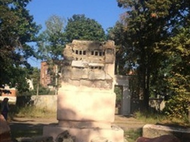 Горсовет: В Харькове снова сломали постамент памятника Ленину