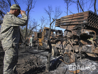 Пресс-центр АТО: Украинская армия ответным огнем уничтожила до 20 террористов, установку "Град" и 4 миномета