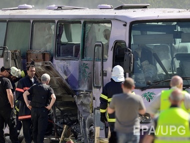 Автобус с туристами упал с 10-метровой высоты в Болгарии
