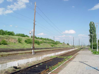 Донецкая железная дорога восстановила движение пригородных поездов на двух участках в Луганской области