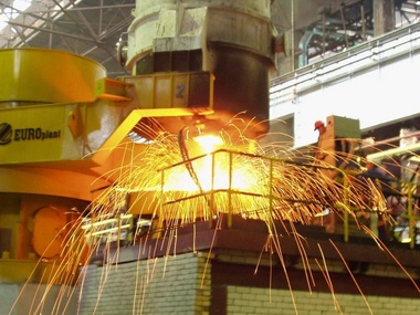 Семь металлургических предприятий на востоке Украины остановили производство