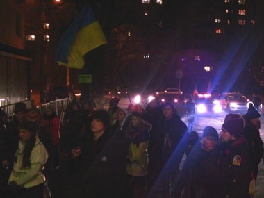 Евромайдан устроил салют под стенами Лукьяновского СИЗО