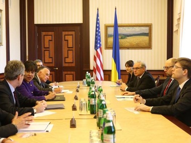 Яценюк договорился с министром торговли США провести украинско-американский бизнес-саммит