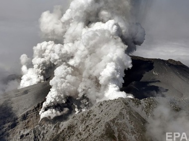 Количество пострадавших от извержения вулкана в Японии достигло 80 человек 