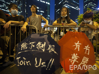 Протесты в Гонконге: В столкновениях ранены 56 человек, 89 задержаны