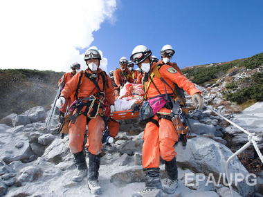 В Японии количество жертв от извержения вулкана Онтакэ достигло 47 человек
