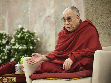 Саммит нобелевских лауреатов может быть отменен из-за скандала вокруг Далай-ламы