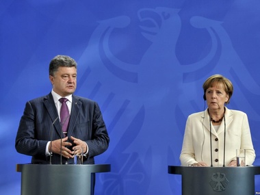 Порошенко и Меркель считают, что перемирие под угрозой срыва