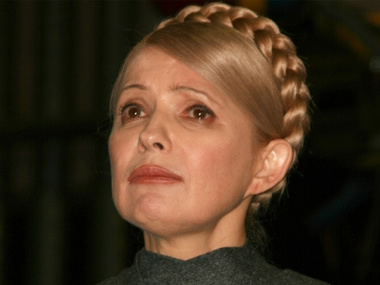 Тимошенко просит администрацию тюрьмы позволить ей прогулки по Харькову