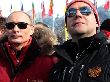 Путин и Медведев прокатились на лыжах и за глинтвейном обсудили подготовку к Олимпиаде