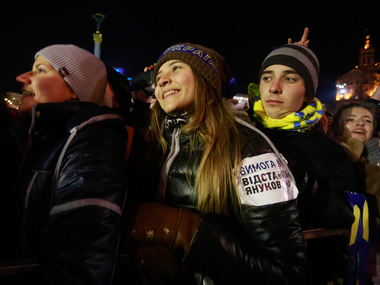 Под вечер на киевском Евромайдане собрались около 10 тысяч человек