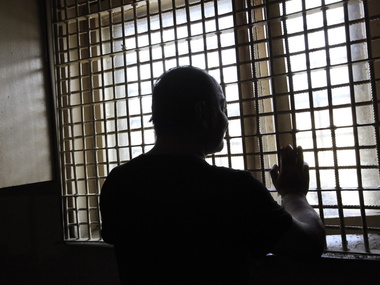 Новые нормы обеспечения заключенных: Шапка на три года, двое трусов на год