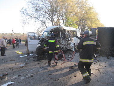 В Киевской области маршрутка столкнулась с грузовиком, один погибший. Фоторепортаж