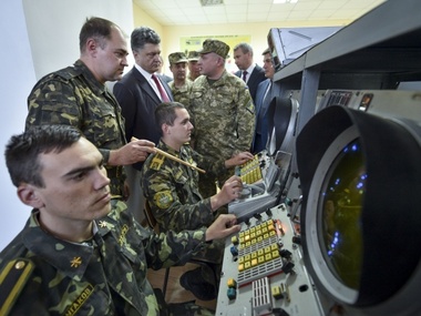 Порошенко: Государство поддержит модернизацию ВВС Украины