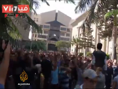 В Египте полиция силой разогнала антиправительственные демонстрации